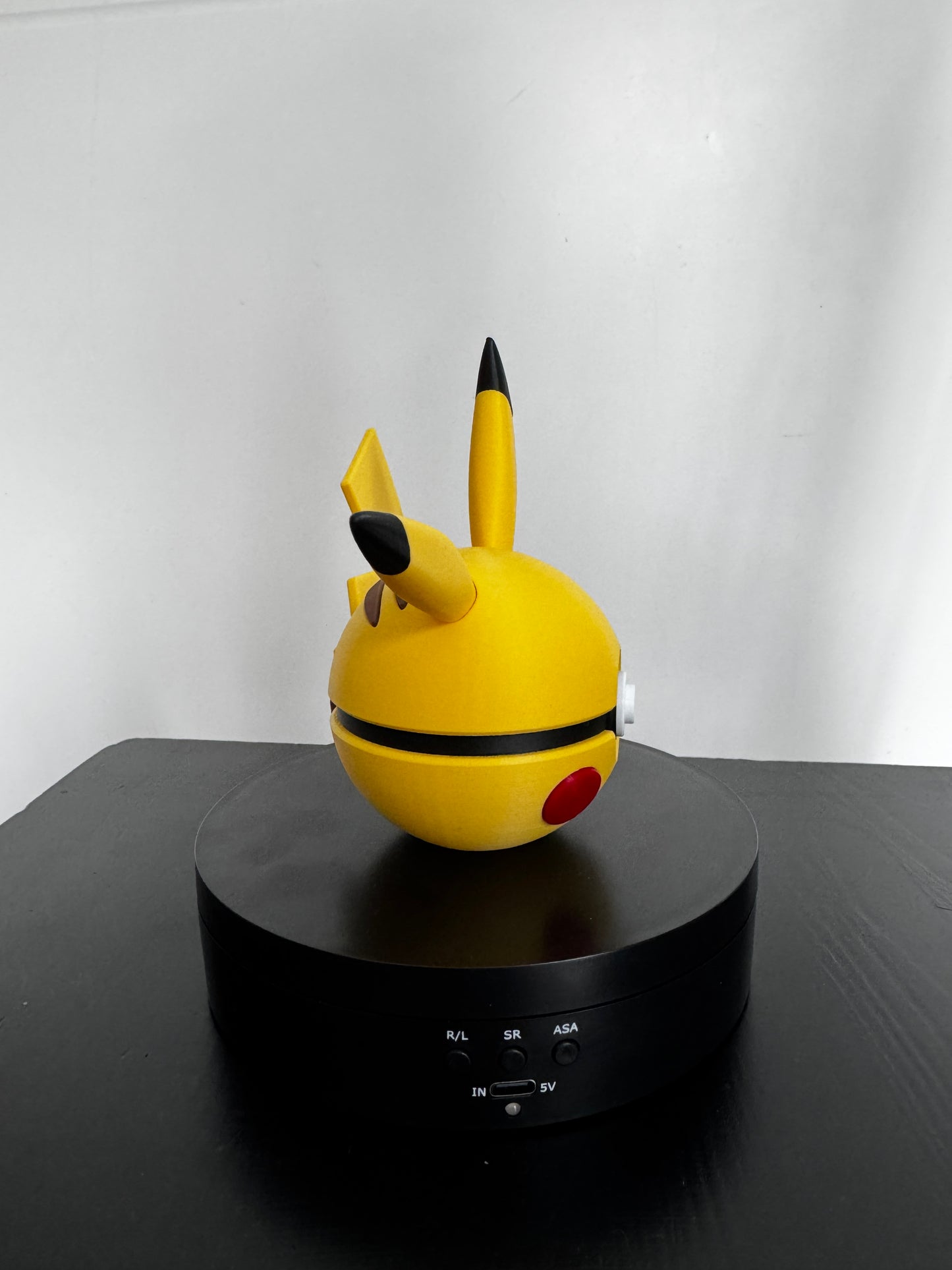 Pokeball Pikachu