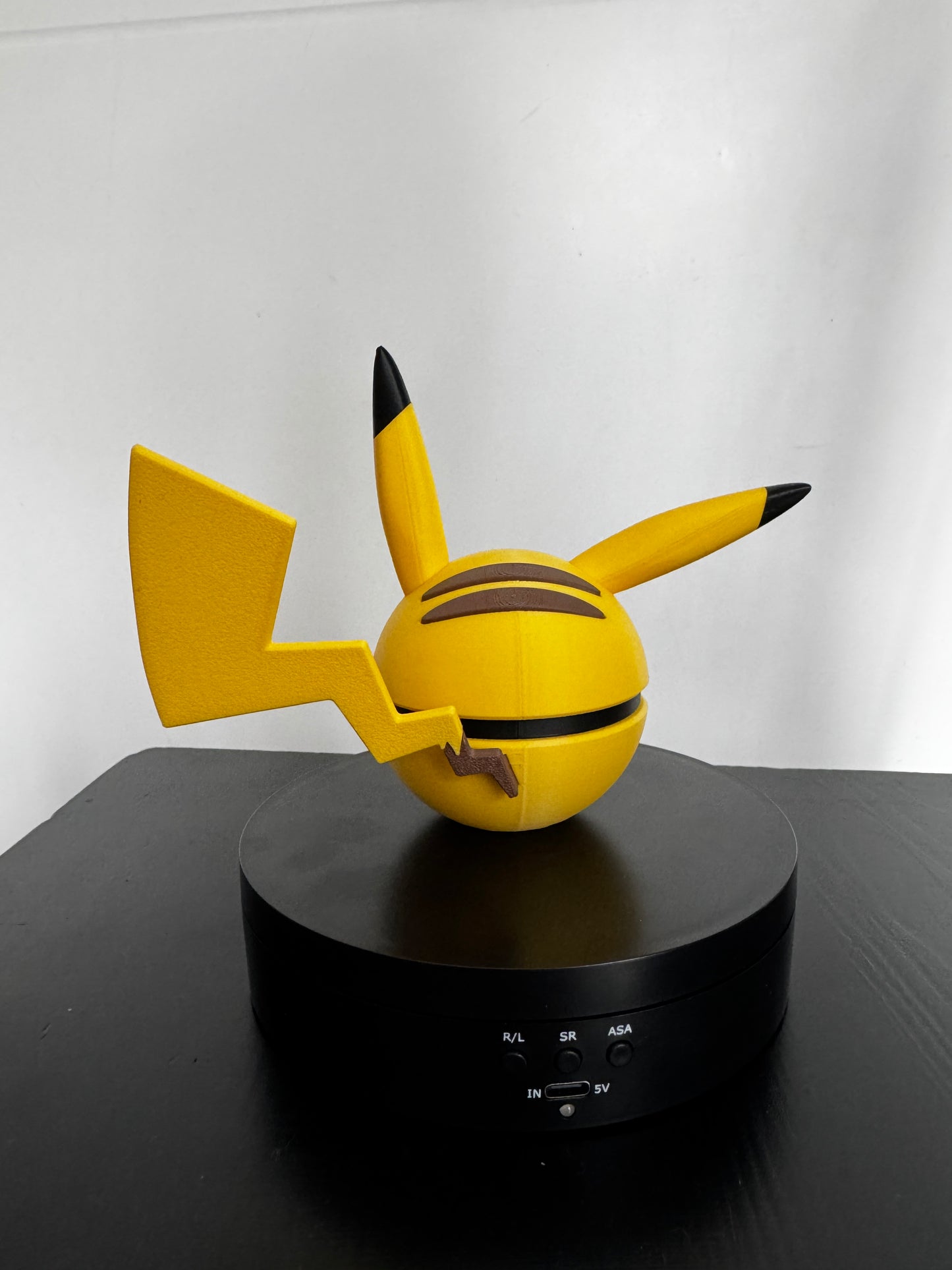 Pokeball Pikachu