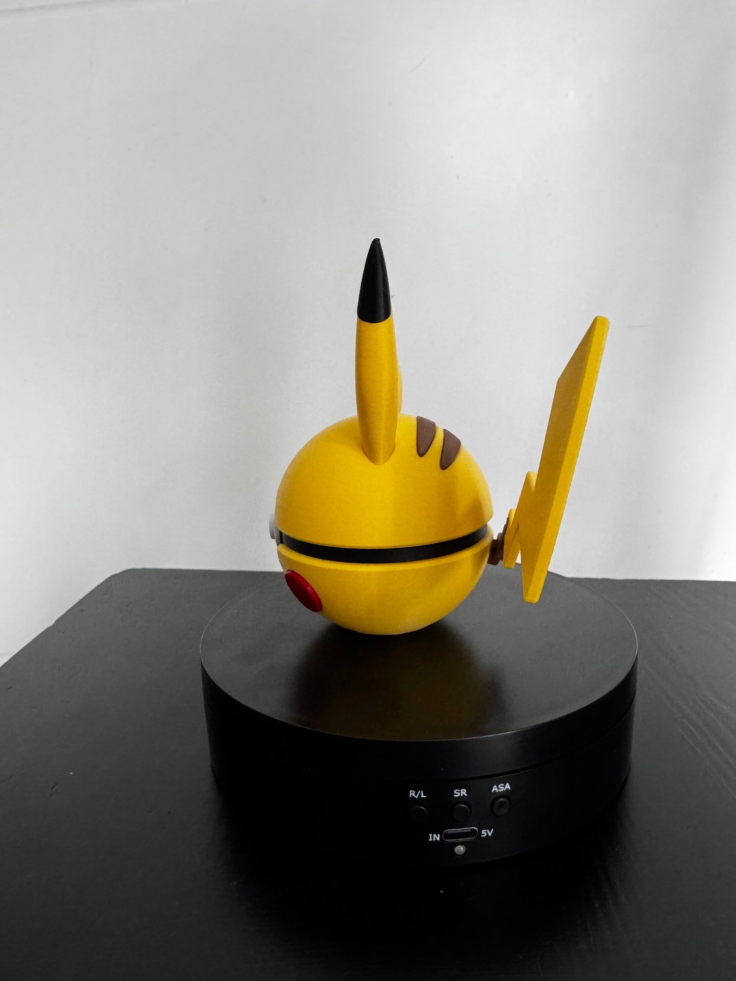 Pokeball Pikachu